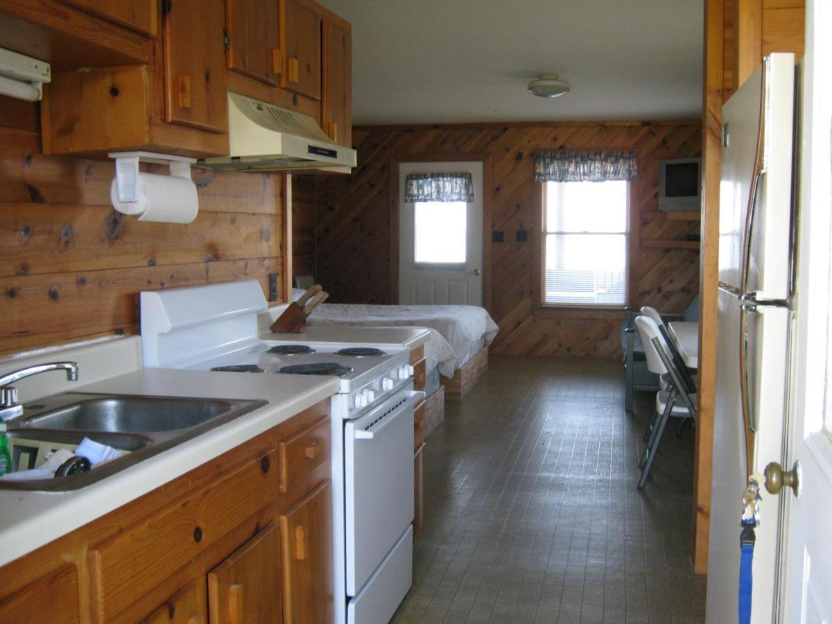 Virginia Landing Camping Resort Cabin 2 Quinby Екстер'єр фото